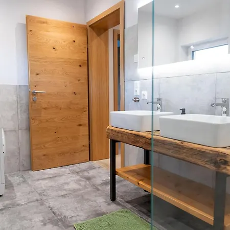 Tirolee Marchegg - Dog Friendly Comfort Premiumcard فيلدشوناو